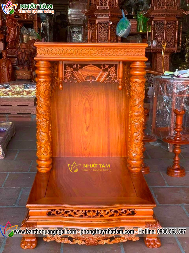 Mẫu bàn thờ thần tài gỗ hương mái bằng